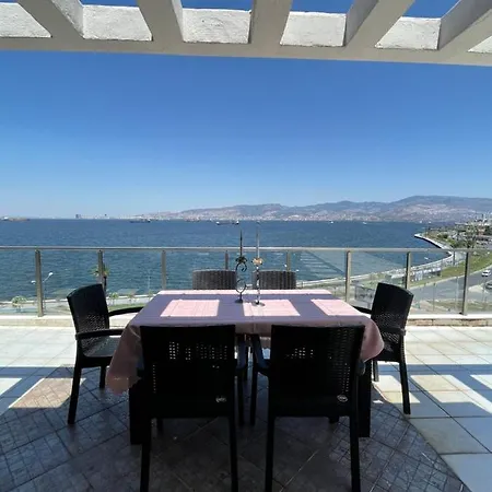 Lejlighed Izmir Ile Basbasa Kalin-Konak'Ta Terasli Daire